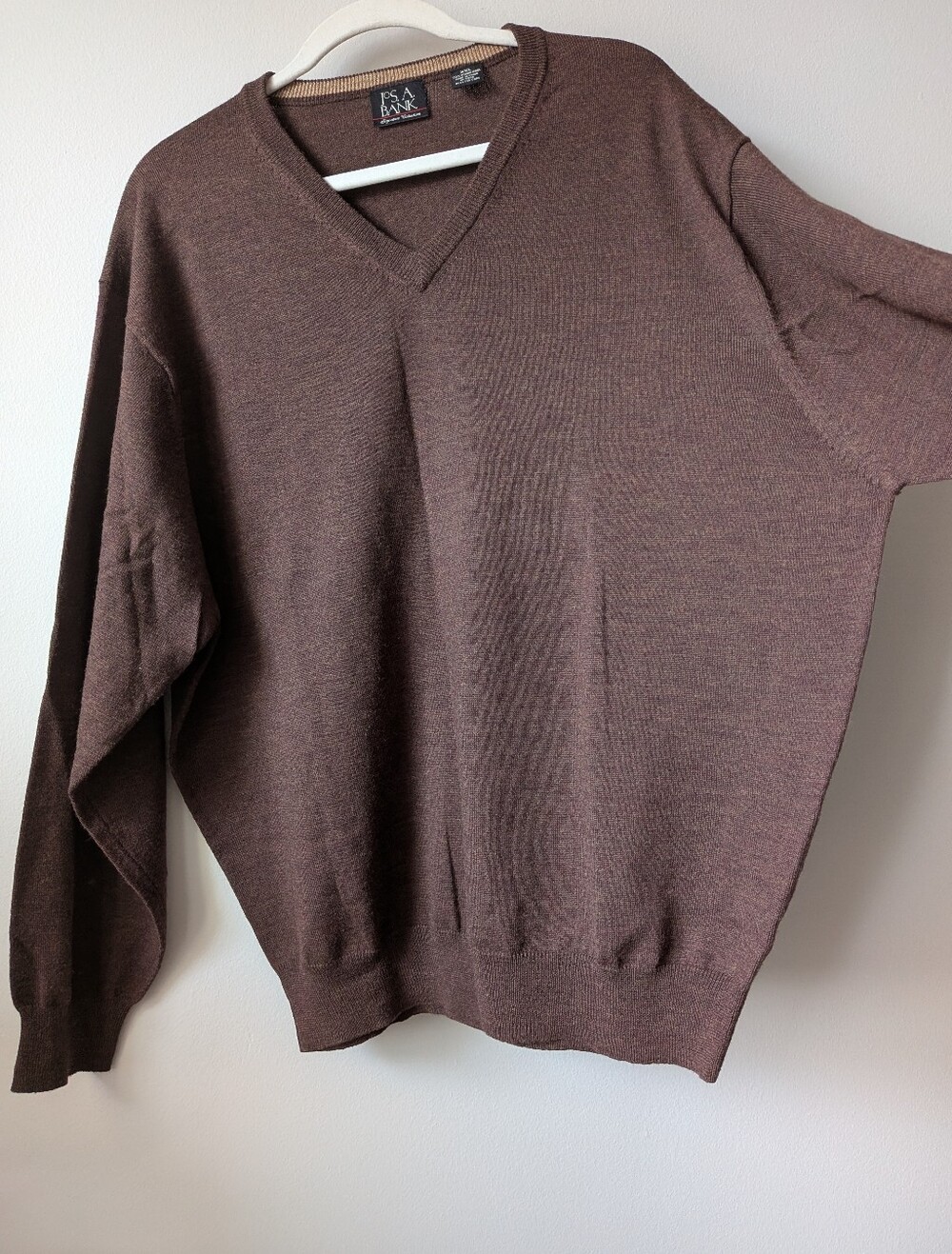 Jos. A. Bank Men's Chocolate Brown V-Neck Sweater 100% Merino Wool